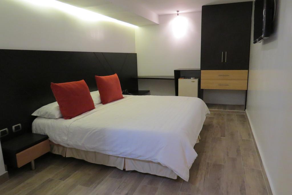 בוקארמנגה Hotel Leon Dorado חדר תמונה