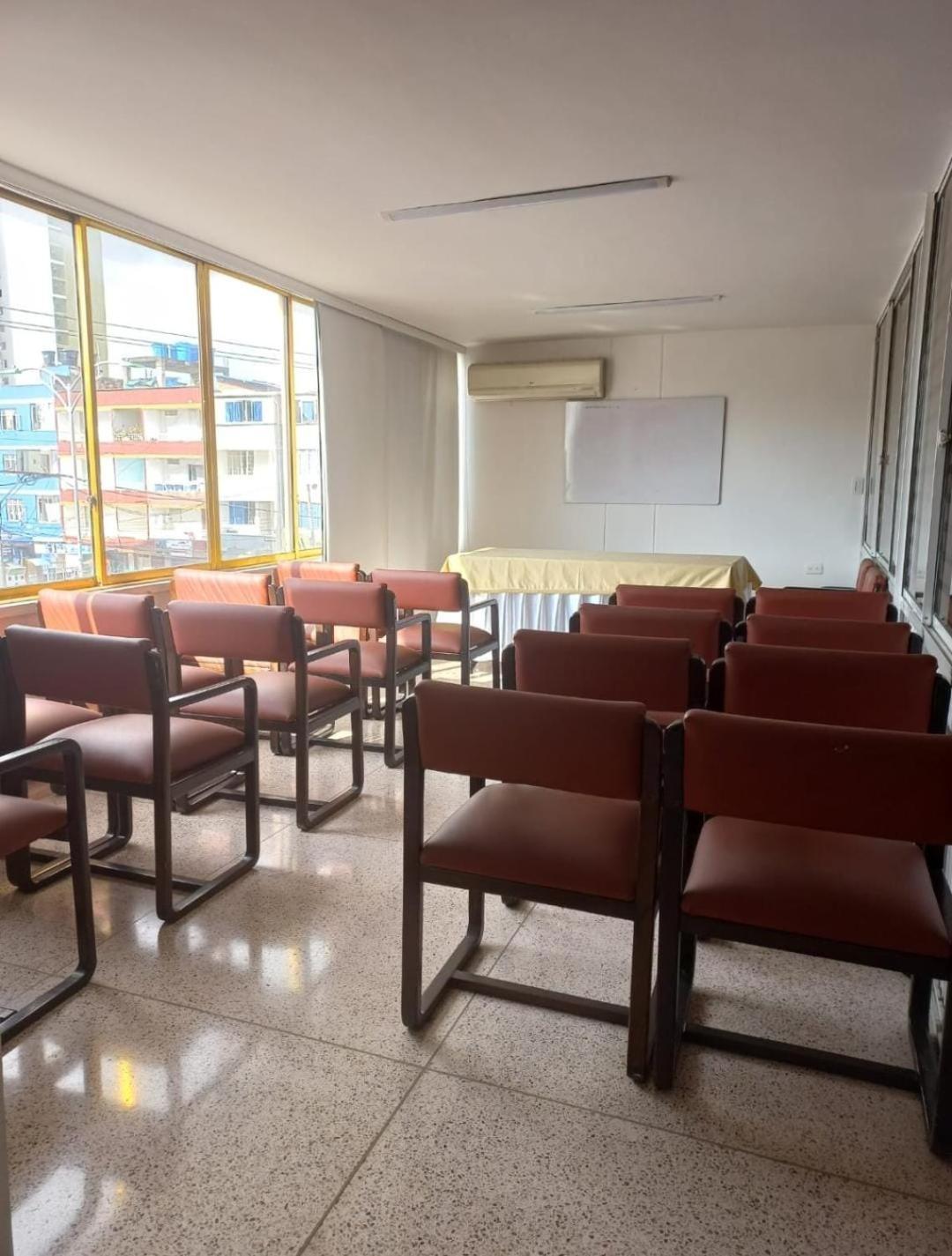 בוקארמנגה Hotel Leon Dorado מראה חיצוני תמונה