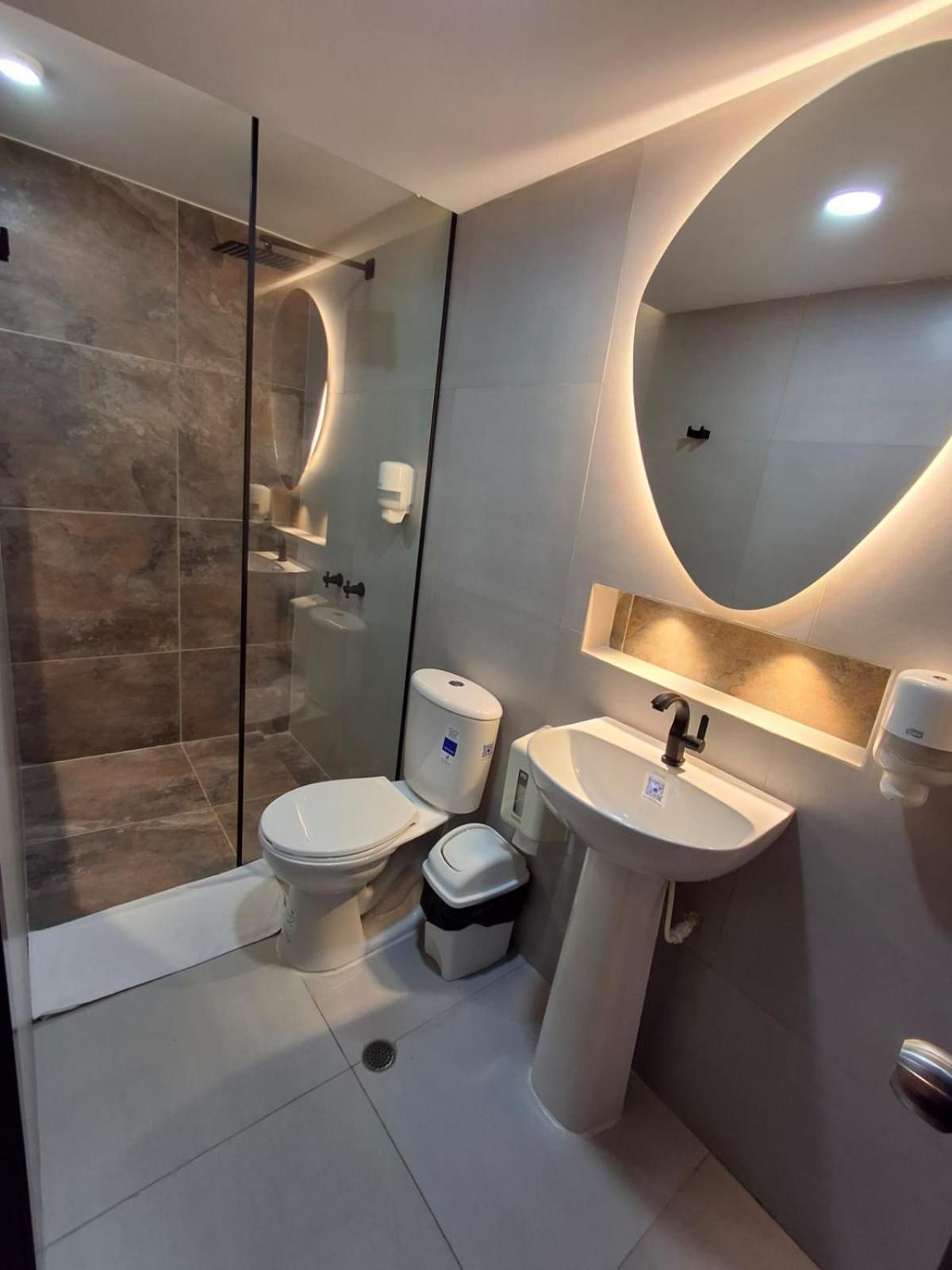 בוקארמנגה Hotel Leon Dorado מראה חיצוני תמונה