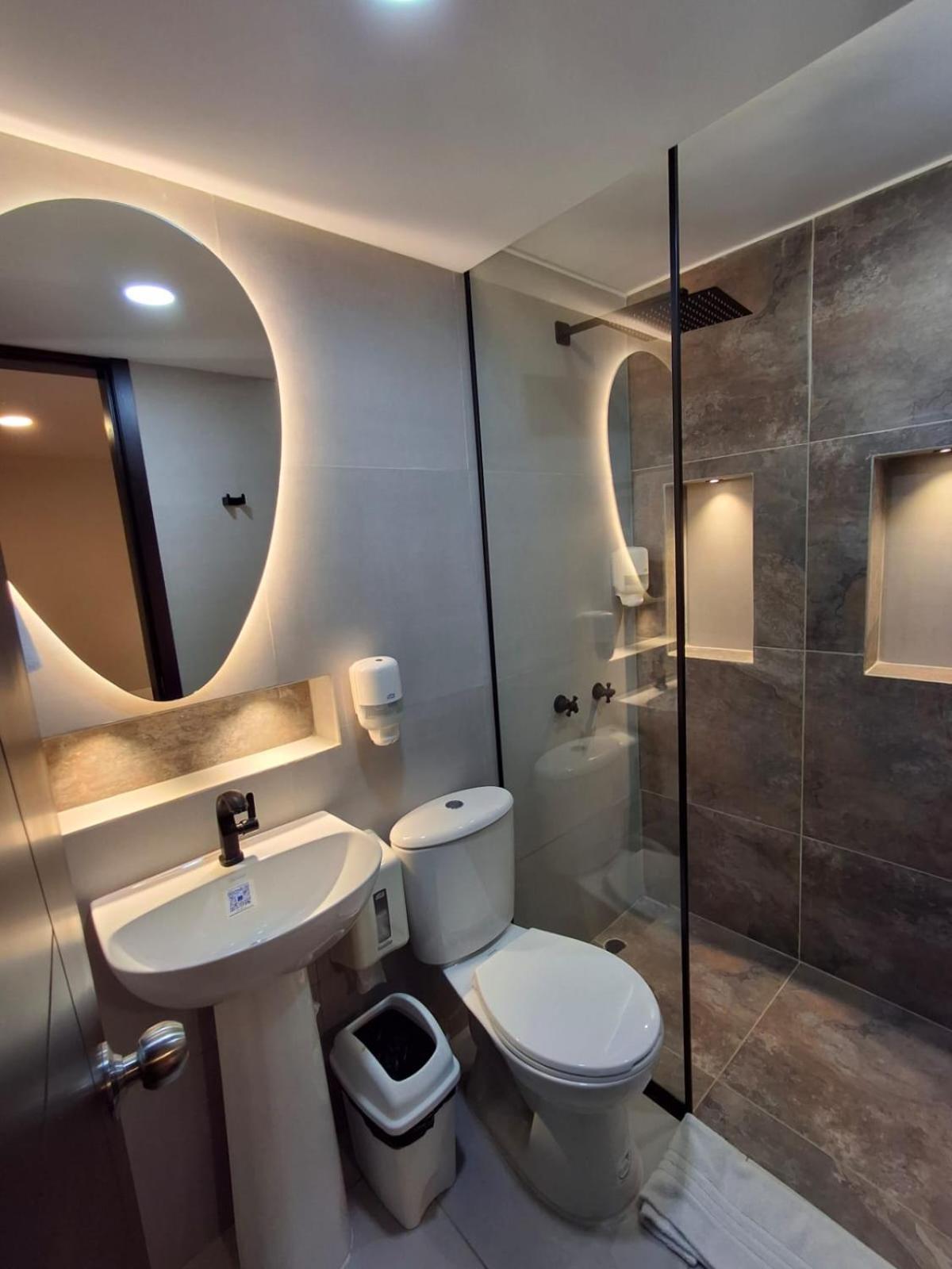 בוקארמנגה Hotel Leon Dorado מראה חיצוני תמונה