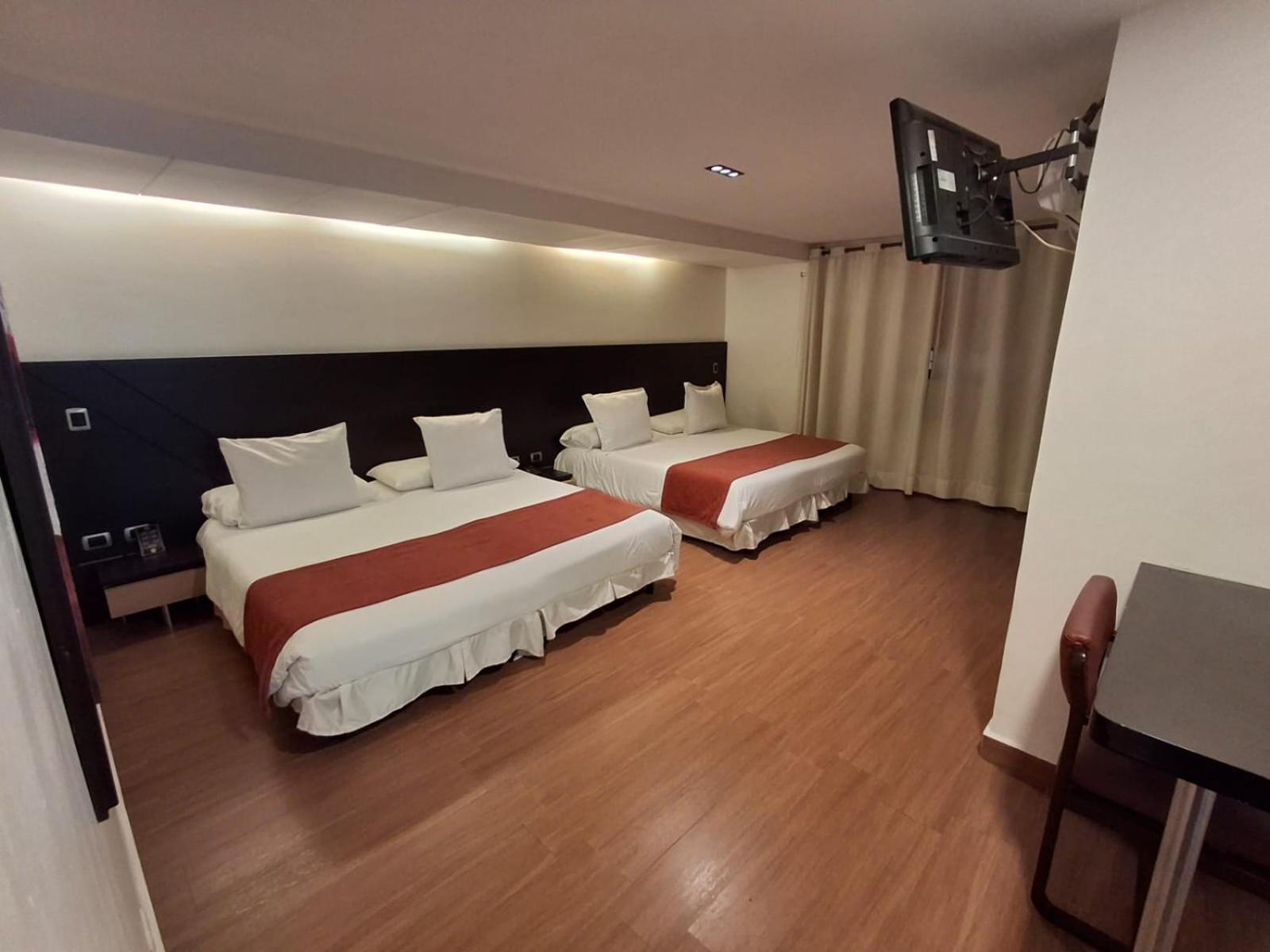 בוקארמנגה Hotel Leon Dorado מראה חיצוני תמונה