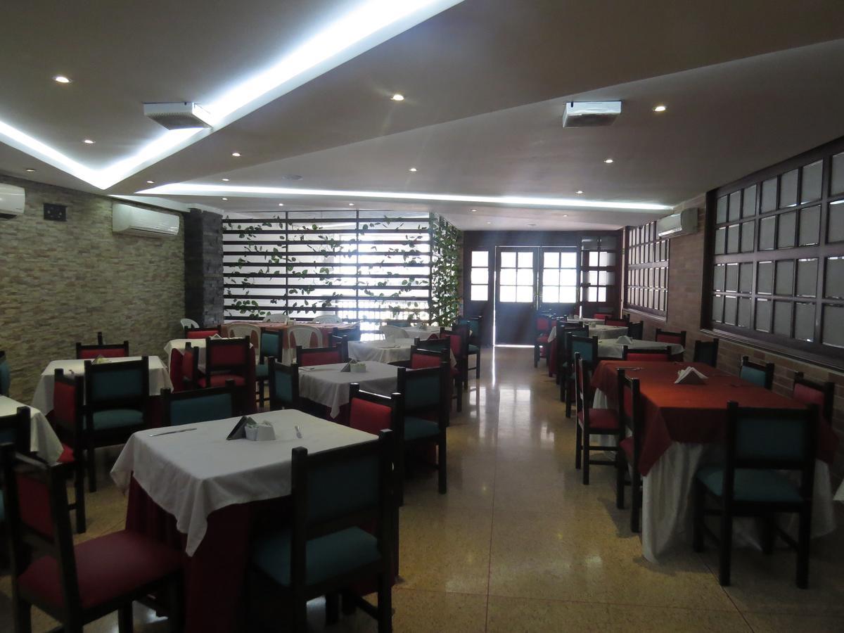 בוקארמנגה Hotel Leon Dorado מראה חיצוני תמונה