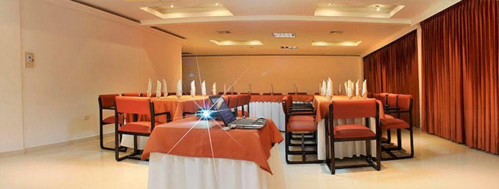 בוקארמנגה Hotel Leon Dorado מראה חיצוני תמונה