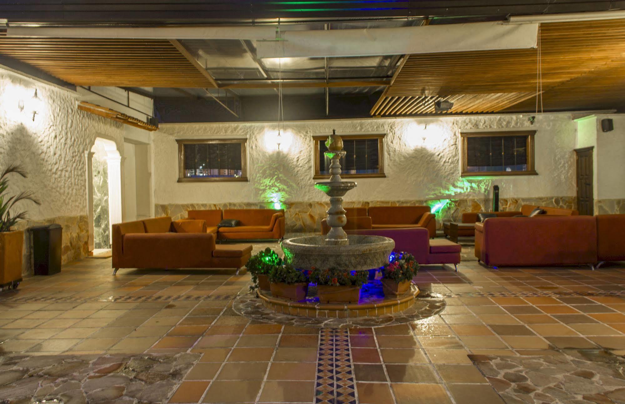בוקארמנגה Hotel Leon Dorado מראה חיצוני תמונה